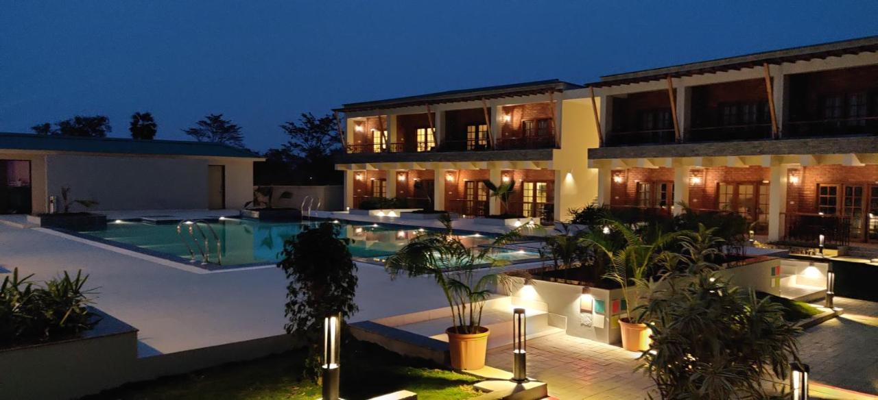 The Creek Boutique Resort & Spa โบลปูร์ ภายนอก รูปภาพ