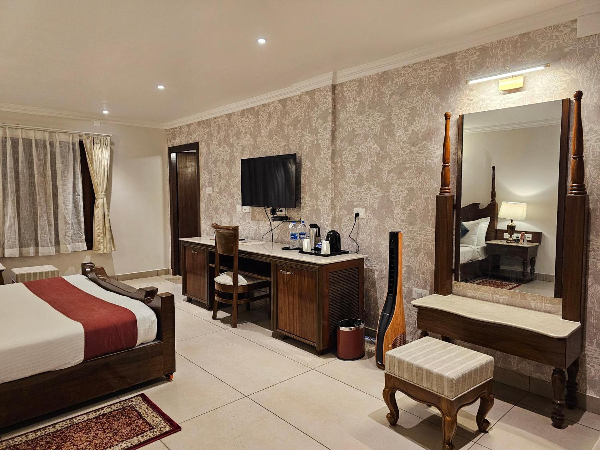 The Creek Boutique Resort & Spa โบลปูร์ ภายนอก รูปภาพ