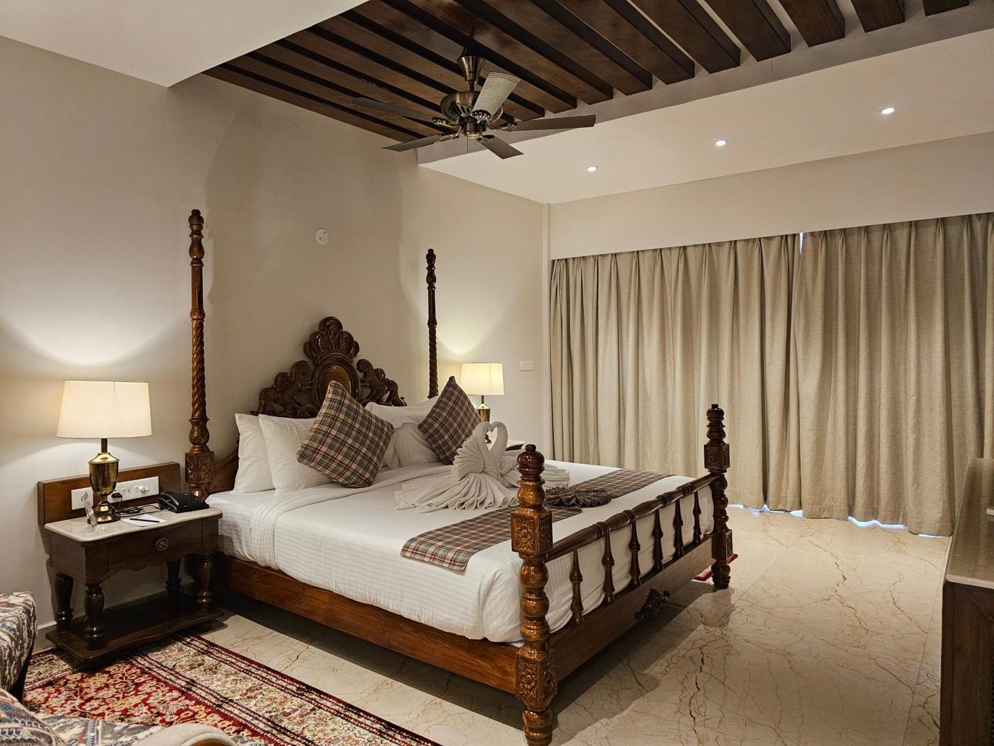 The Creek Boutique Resort & Spa โบลปูร์ ภายนอก รูปภาพ