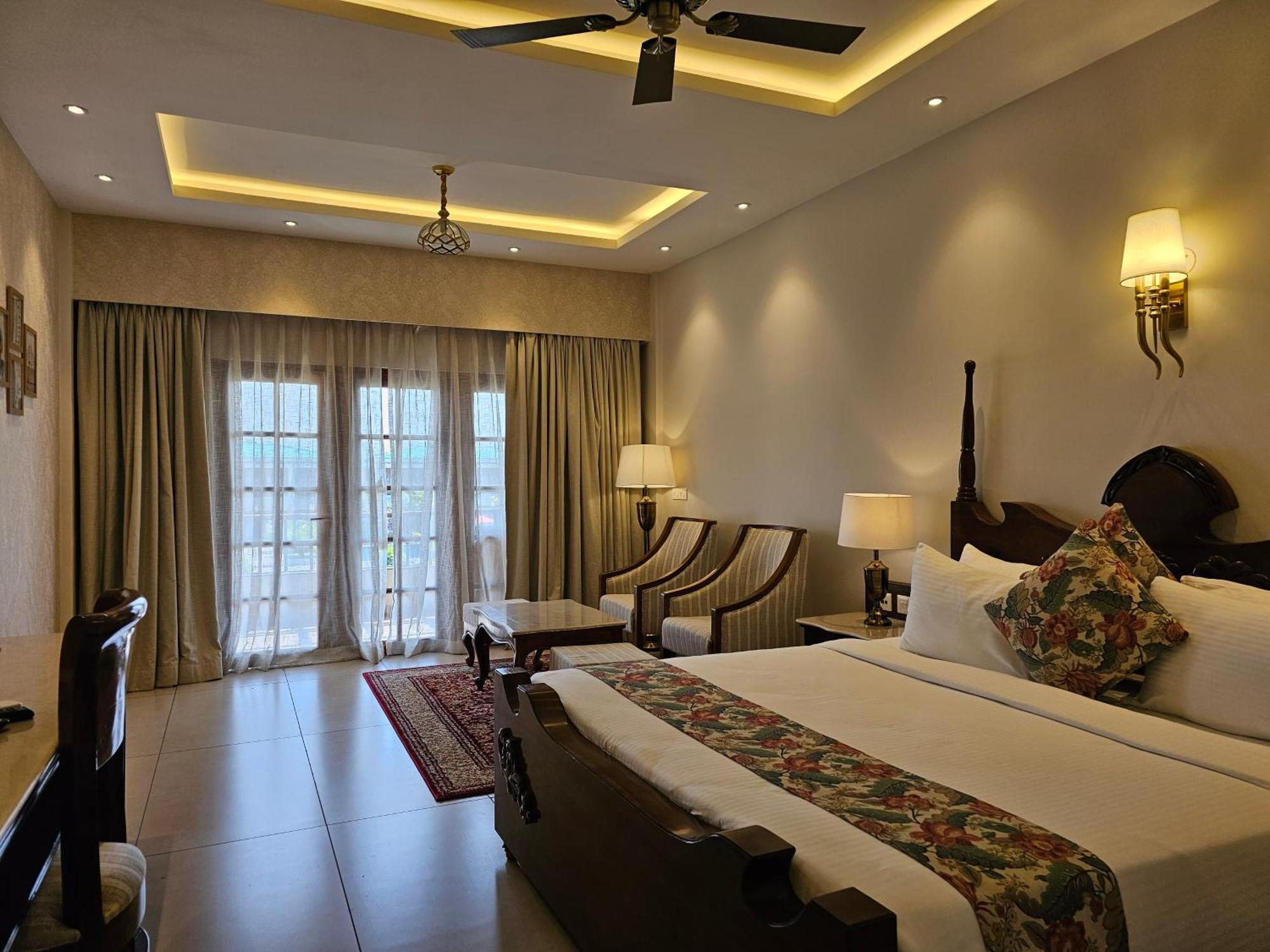 The Creek Boutique Resort & Spa โบลปูร์ ภายนอก รูปภาพ