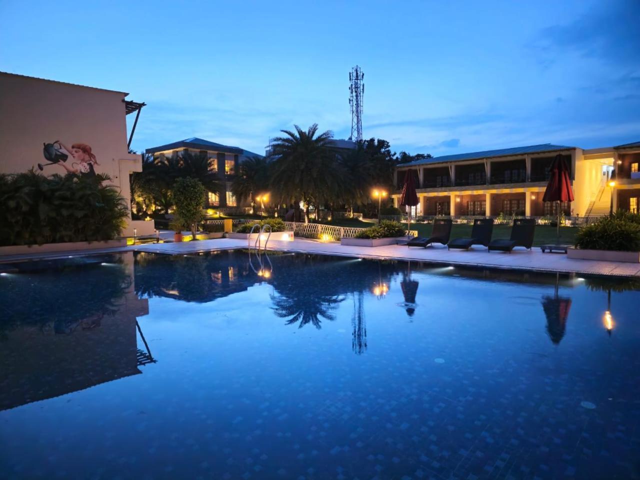 The Creek Boutique Resort & Spa โบลปูร์ ภายนอก รูปภาพ