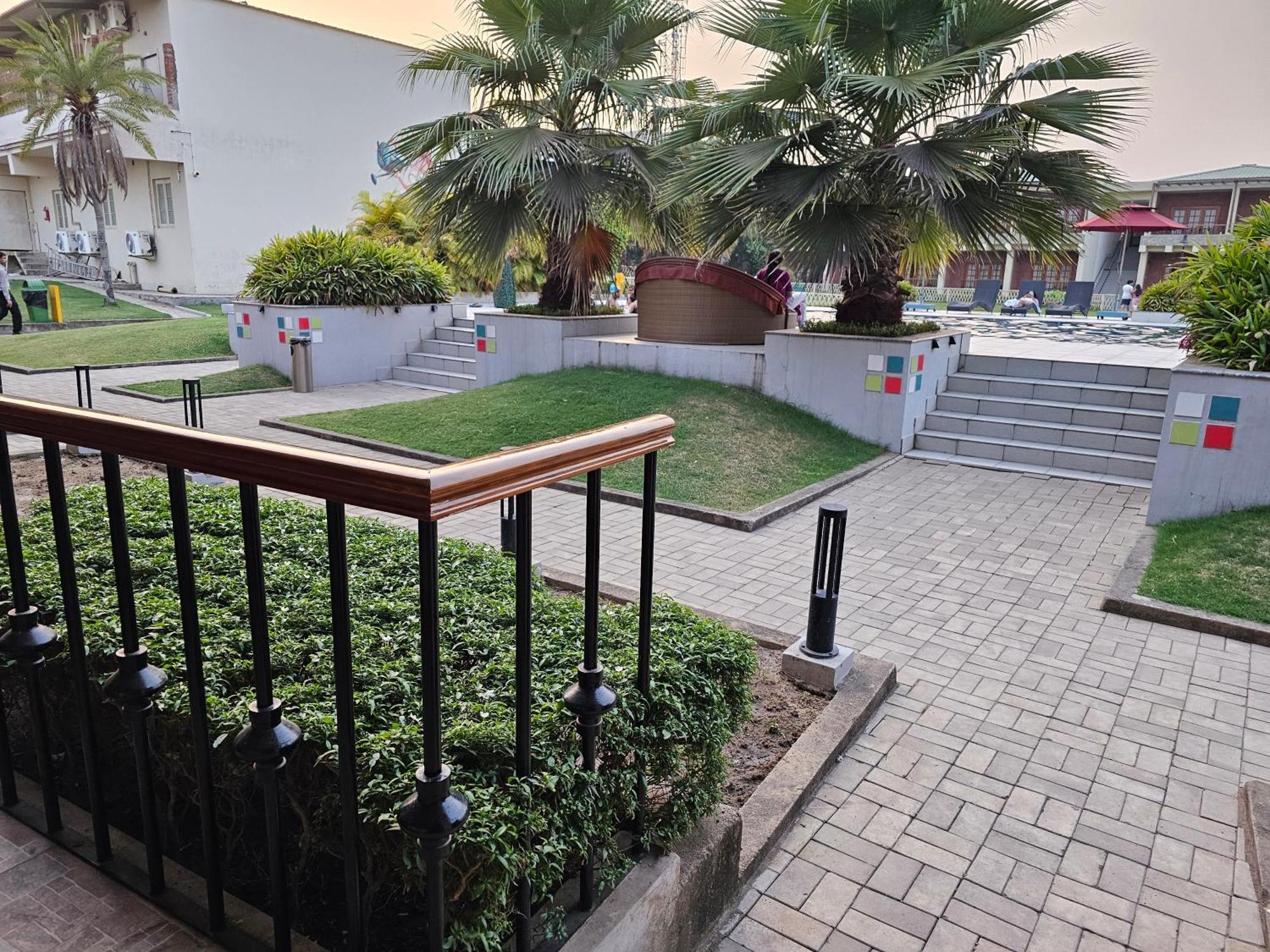 The Creek Boutique Resort & Spa โบลปูร์ ภายนอก รูปภาพ